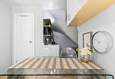 Others 7 Prime Location with Modern Amenities - Charming Contemporary Escape