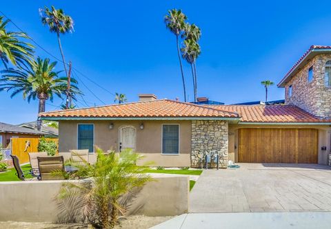 Others Ocean Views and Cozy Fire Pit - Charming Beach Bungalow Retreat