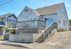 Others 3 Spacious Living with Entertainment Amenities - Gorgeous Coastal Haven