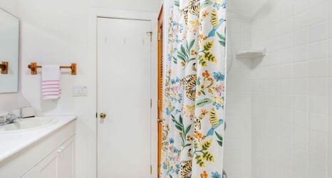 Lainnya 2 Stylish Patio and Firepit - Serene Beach Cottage Retreat