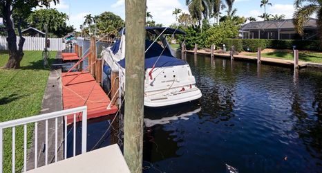 Others 2 Pool and Stunning Water Views - Charming Waterfront Escape