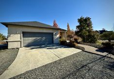 Others 2 Scenic Views and Inviting Firepit - Charming Cozy Retreat