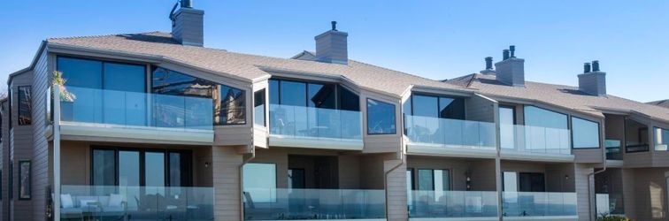 Others Elegant Oceanfront Escape with Panoramic Views - Exquisite Coastal Retreat