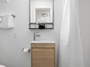 Others 4 Beachfront Location with Kitchenette Amenities - Stylish Oasis