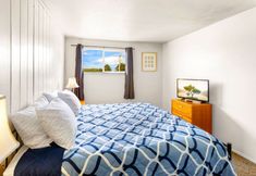 Others 7 Stunning Pacific Views and Cozy Comfort - Charming Coastal Haven