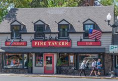 Others 3 Central Location with Open Kitchen and Cozy Fireplace - Charming Condo