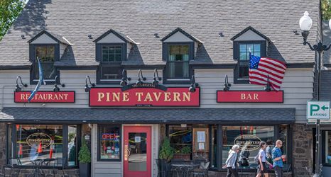 其他 2 Pet Friendly Studio on the Banks of the Deschutes River with Pool and Hot Tub Access!