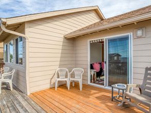 その他 4 Ocean View Deck and Inviting Kitchen - Stunning Coastal Retreat