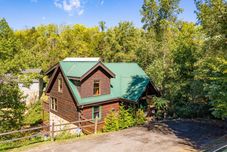 Others Hot Tub and Spacious Living - Enchanting Family Retreat