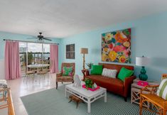 기타 5 Waterway Views and Cozy Retreat - Charming Waterfront Escape