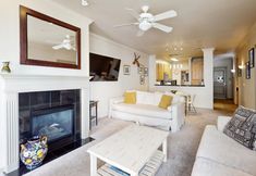 Others 4 Waterfront condo with fitness center, hot tub & central AC