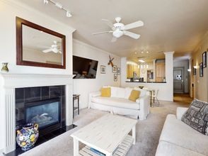 Others 4 Waterfront condo with fitness center, hot tub & central AC