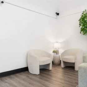 Hotel Interior/Public Areas1Charming Studio with Rooftop Access and Cozy Amenities - Delightful Urban Escape,Grant City飯店
