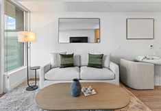 Lain-lain 3 NEW Downtown Luxe King Suite | Sauna & Pool Access