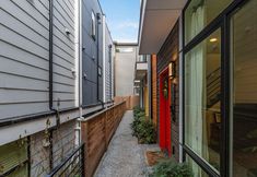 その他 5 Rooftop Patio and Modern Amenities - Stylish Urban Retreat