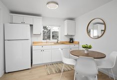 Others 5 Beachfront Access and Kitchenette Amenities - Charming Coastal Haven