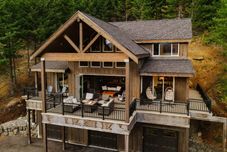 Others Stunning Mountain Views and Game Room - Luxurious Retreat