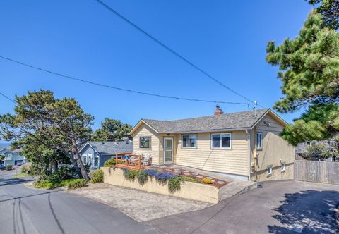 Khác Peaceful Backyard and Double Oven - Charming Coastal Retreat