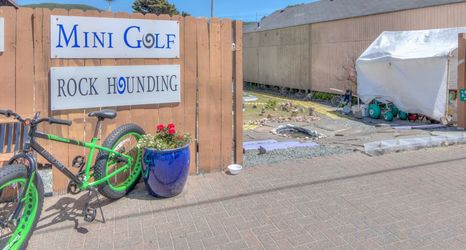 其他 2 Enchanting Lake Views and Cozy Fire Pit - Charming Coastal Retreat