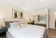 其他 3 Stunning Backyard Oasis with Hot Tub and Gourmet Kitchen - Serene Escape