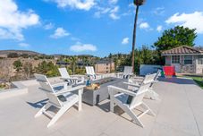 Others Private Pool and Cozy Fire Pit - Breathtaking Hilltop Retreat