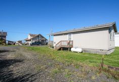 Others 2 Dog-friendly cottage w/ beach access & ocean view from living room