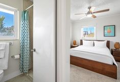 Others 7 Heated Pool and Dock Access - Luxurious Waterfront Haven