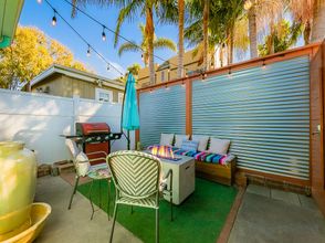 Others 4 Private Entrance and Back Patio Retreat - Charming Beach Cottage