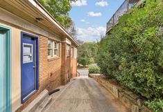 อื่นๆ 3 Cozy Duplex Near Piedmont Park and Dining - Charming Urban Retreat