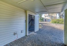 Others 4 Charming Home with Hot Tub and Scenic Views - Delightful Family Retreat