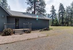 Others 3 Spacious Yard and Community Pool Access - Charming Inviting