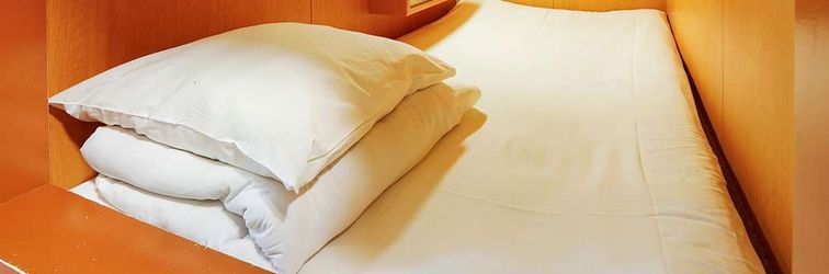 Lainnya Niko Niko Capsule Hotel