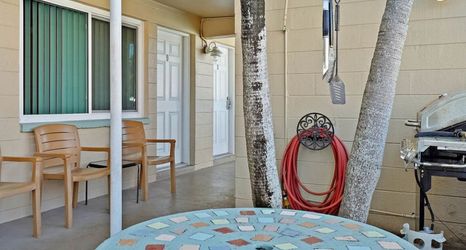 기타 2 Gulf Views and Steps to the Beach - Charming Coastal Escape