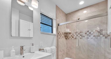 Others 2 Heated Pool and Dock Access Near Courtyard Garden - Stunning Getaway