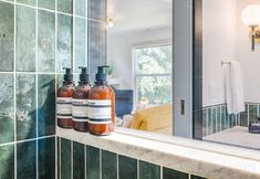 Others 3 Gorgeous Outdoor Deck and Separate Studio - Cozy Craftsman Escape