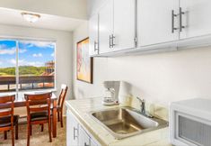 Others 6 Stunning Pacific Views and Cozy Comfort - Charming Coastal Haven