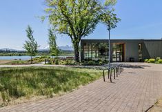 其他 6 Shields Shalet