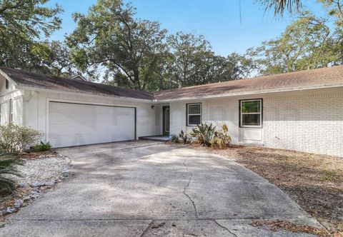 Others Private Yard and Modern Amenities - Charming Coastal Haven