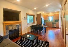 Others 5 Spacious Living with Off-Street Parking - Charming Modern Retreat