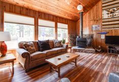 Others 7 Sparkling Pool and Cozy Deck - Charming Rustic Retreat