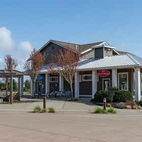 Hotel Exterior1Private Hot Tub and Scenic Hiking Trails - Charming Coastal Retreat,448 Olympic View Ave NE飯店