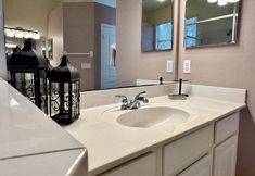 Others 7 Private Pool and Spacious Living Areas - Elegant Oasis