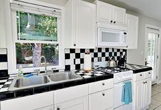 อื่นๆ 2 Private Deck with Jacuzzi and Outdoor Kitchen - Stunning Cottage Retreat