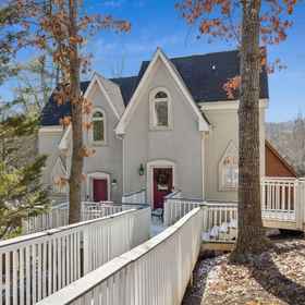 Hotel Exterior 1 Bồn tắm nước nóng riêng và lò sưởi gas - Khu nghỉ dưỡng quyến rũ, Khách sạn Pigeon Forge