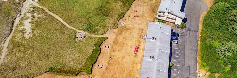 Others Stunning Ocean Views and Cozy Deck - Exquisite Coastal Haven