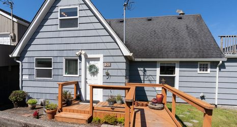 Khác 2 Sweeping Pacific Views and Spacious Living - Charming Coastal Retreat