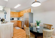 其他 5 Idyllic downtown studio with water views, free WiFi, full kitchen & modern touch