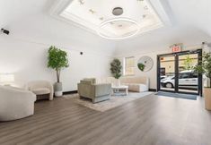 Others 2 Charming Studio with Rooftop Access and Cozy Amenities - Delightful Urban Escape