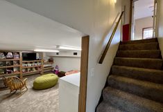 其他 6 Charming Home with Spacious Yard and Modern Amenities - Cozy Retreat