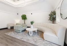 Others 7 Cozy Retreat with Ample Space - Charming Haven for Connection